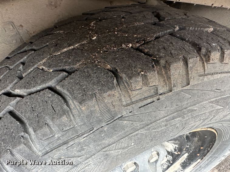 image for item DR5122 1999 GMC Savana 3500  school bus