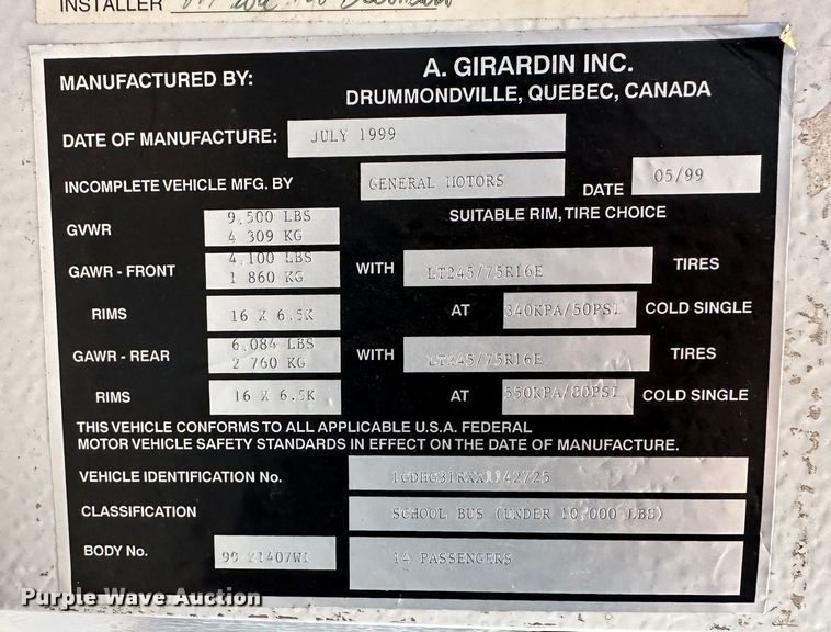 image for item DR5122 1999 GMC Savana 3500  school bus