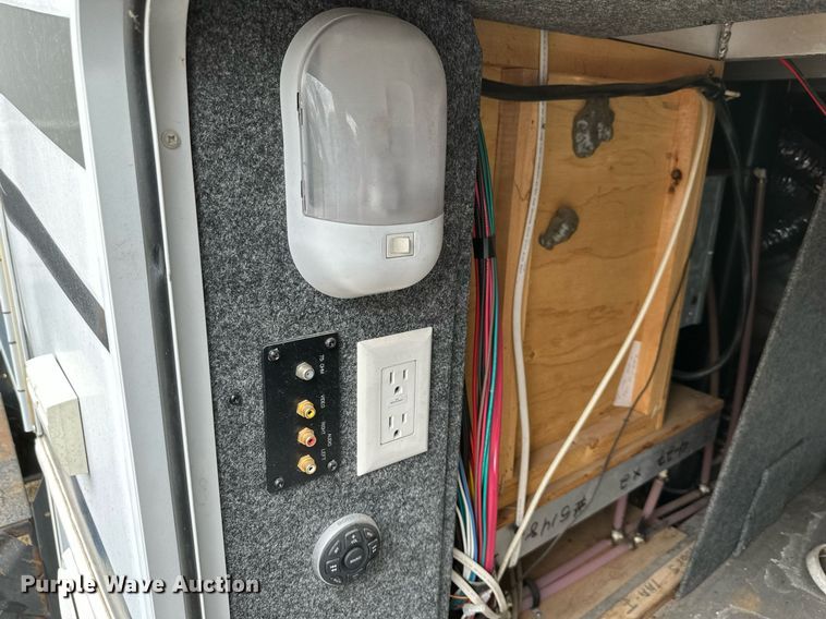 image for item DR5129 2010 Jayco Recon  camper