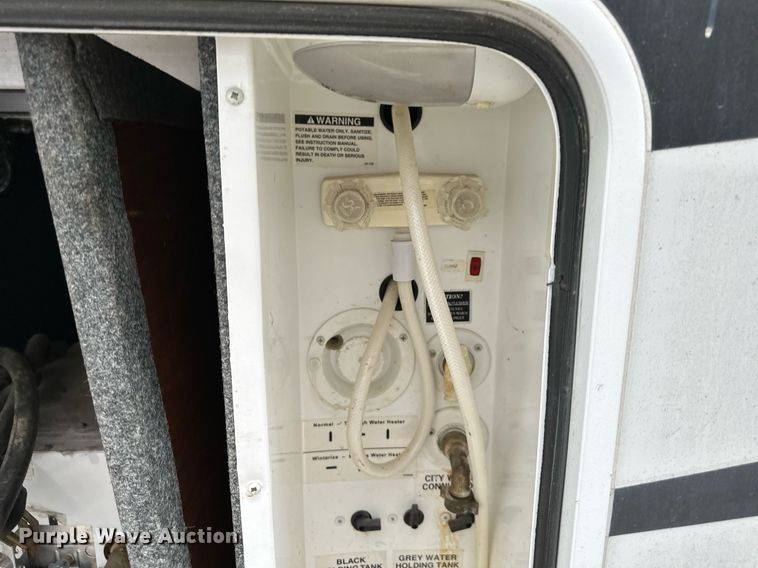 image for item DR5129 2010 Jayco Recon  camper