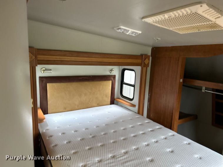 image for item DR5129 2010 Jayco Recon  camper