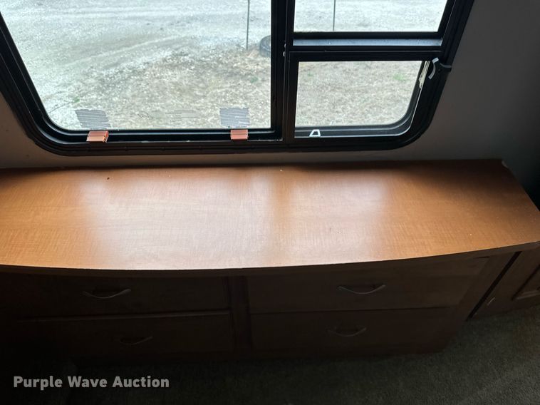 image for item DR5129 2010 Jayco Recon  camper