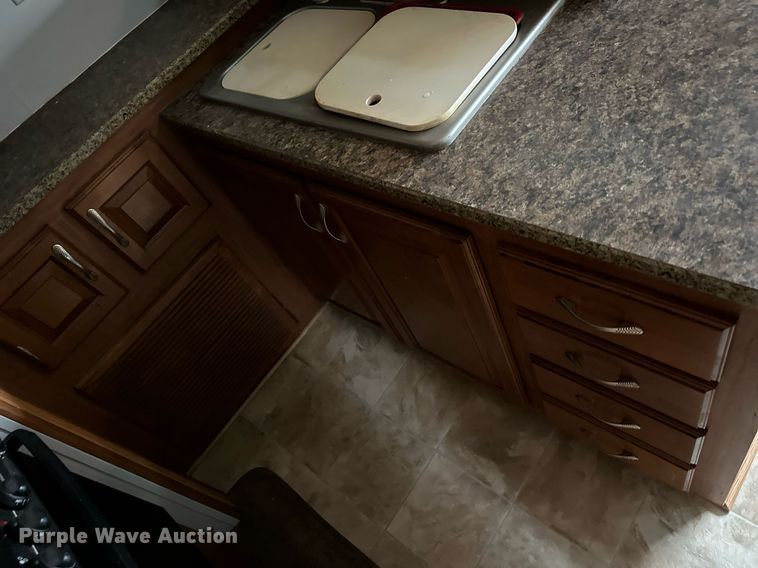 image for item DR5129 2010 Jayco Recon  camper