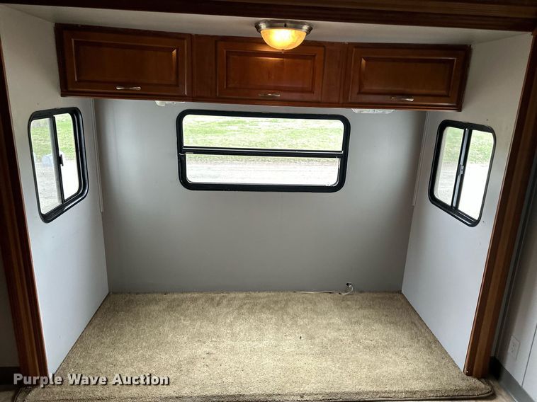 image for item DR5129 2010 Jayco Recon  camper