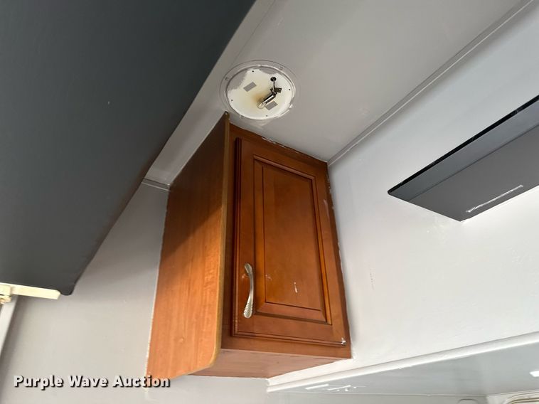 image for item DR5129 2010 Jayco Recon  camper