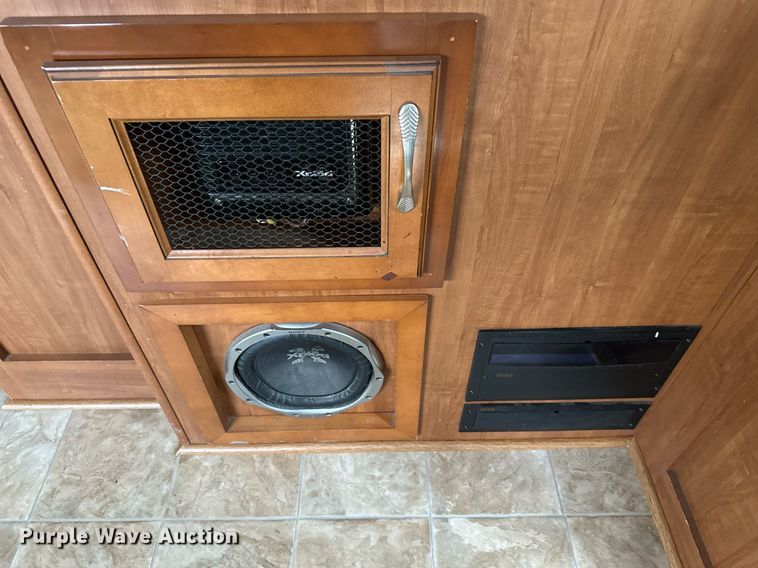 image for item DR5129 2010 Jayco Recon  camper