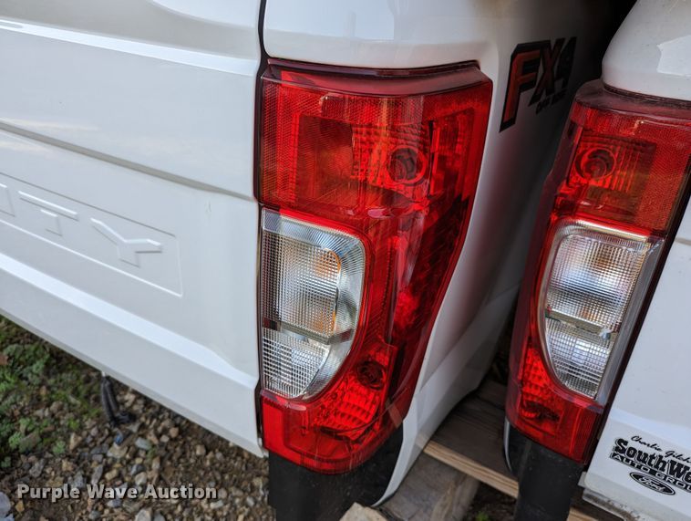 image for item DR6905 Ford F250  pickup truck bed