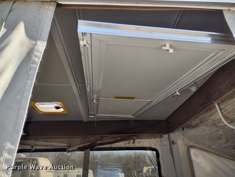 image for item DR8250 2011 Starcraft  pop-up camper