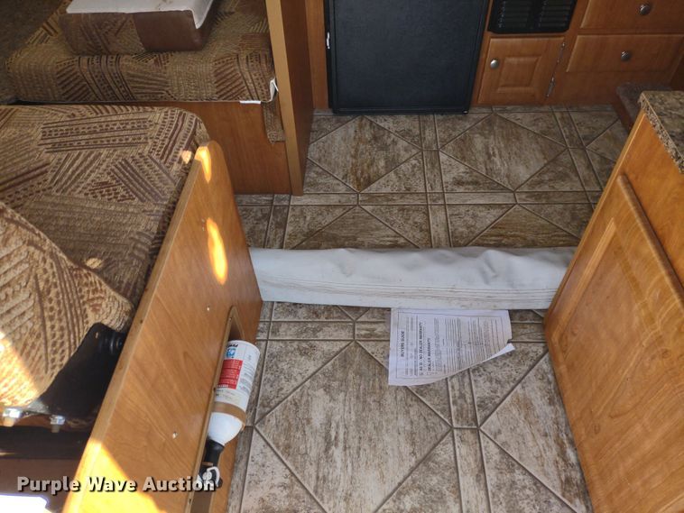 image for item DR8250 2011 Starcraft  pop-up camper