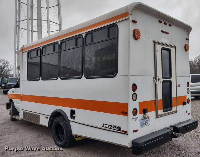 image for item DR8282 2015 Ford E450 Super Duty El Dorado  shuttle bus