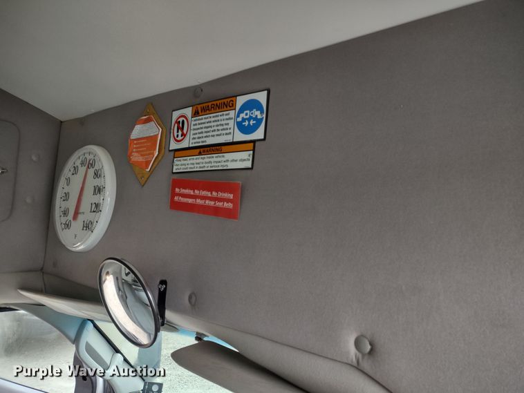 image for item DR8282 2015 Ford E450 Super Duty El Dorado  shuttle bus