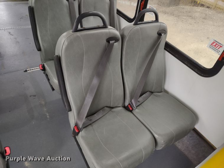 image for item DR8282 2015 Ford E450 Super Duty El Dorado  shuttle bus