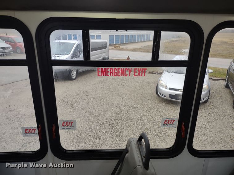 image for item DR8282 2015 Ford E450 Super Duty El Dorado  shuttle bus