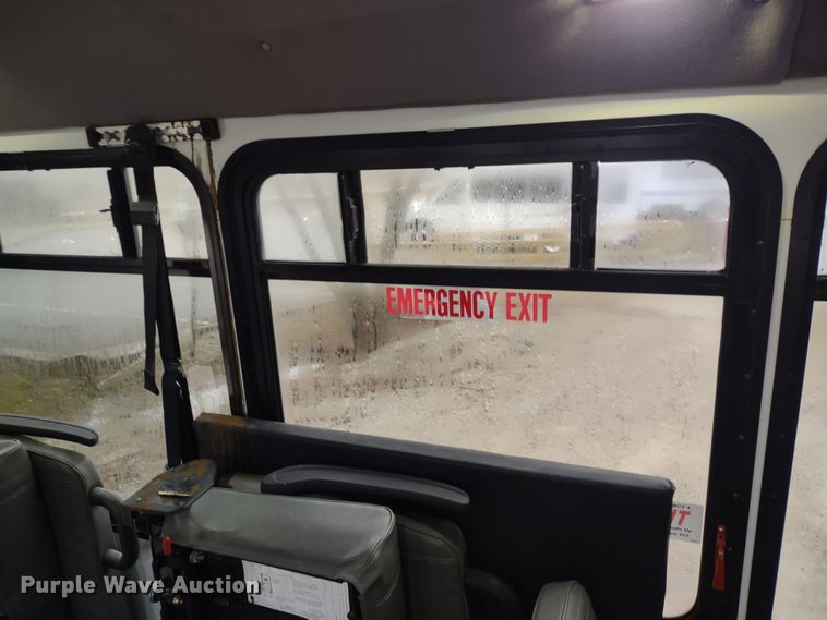 image for item DR8282 2015 Ford E450 Super Duty El Dorado  shuttle bus