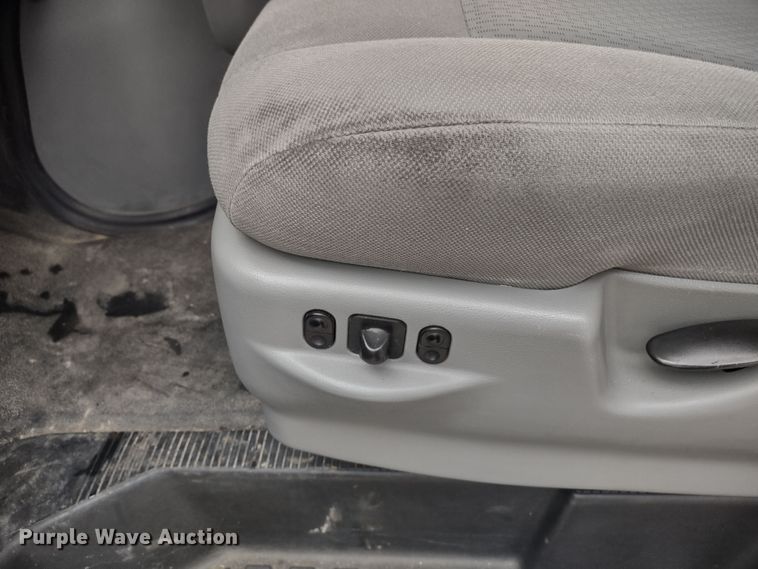 image for item DR8282 2015 Ford E450 Super Duty El Dorado  shuttle bus