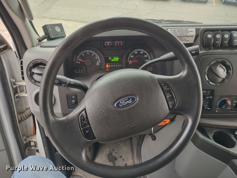 image for item DR8282 2015 Ford E450 Super Duty El Dorado  shuttle bus