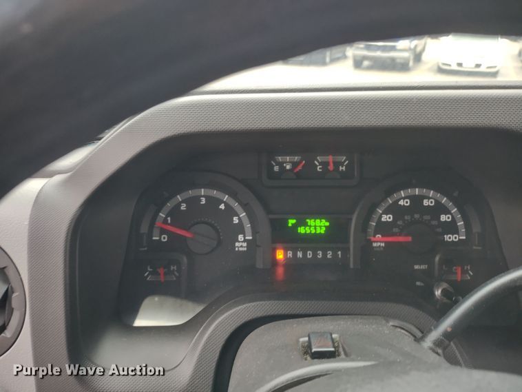 image for item DR8282 2015 Ford E450 Super Duty El Dorado  shuttle bus