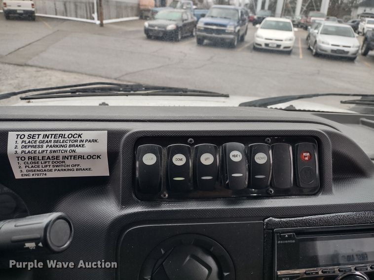 image for item DR8282 2015 Ford E450 Super Duty El Dorado  shuttle bus