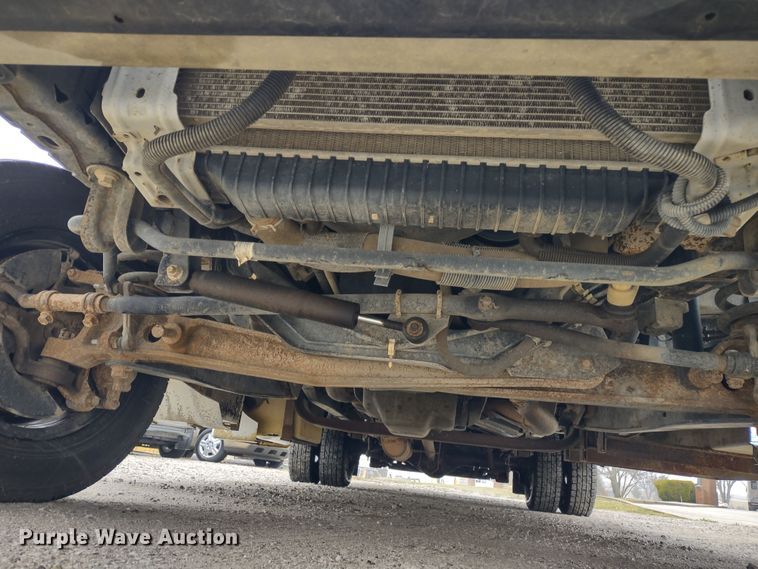 image for item DR8282 2015 Ford E450 Super Duty El Dorado  shuttle bus