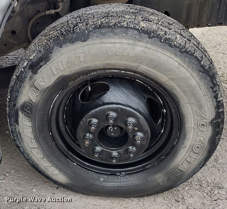 image for item DR8282 2015 Ford E450 Super Duty El Dorado  shuttle bus