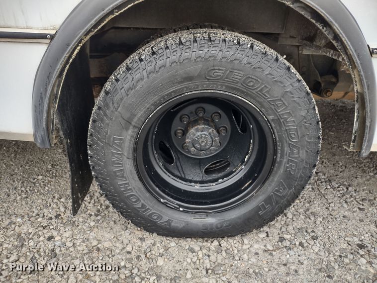 image for item DR8282 2015 Ford E450 Super Duty El Dorado  shuttle bus