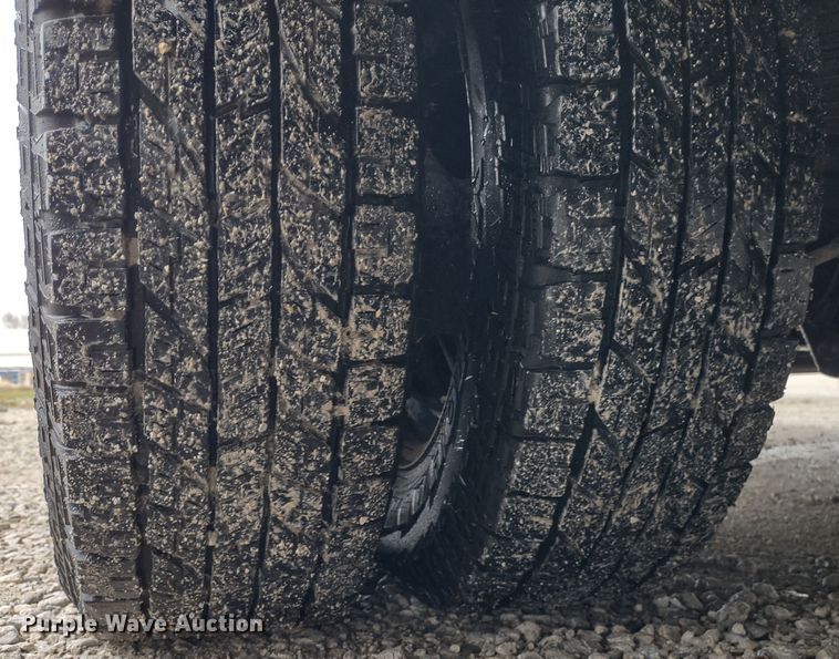 image for item DR8282 2015 Ford E450 Super Duty El Dorado  shuttle bus