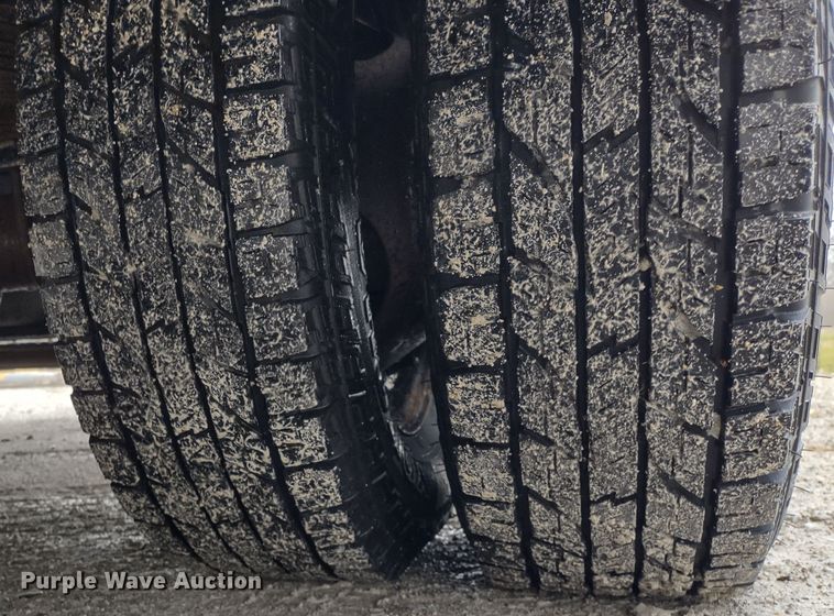 image for item DR8282 2015 Ford E450 Super Duty El Dorado  shuttle bus