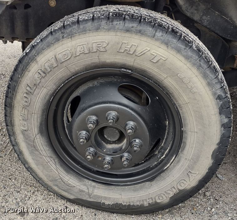 image for item DR8282 2015 Ford E450 Super Duty El Dorado  shuttle bus