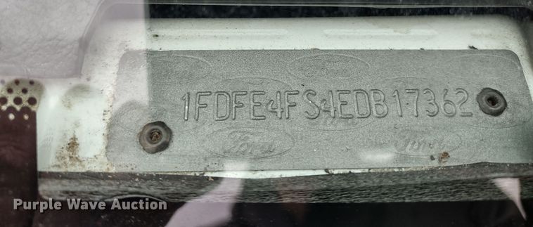 image for item DR8282 2015 Ford E450 Super Duty El Dorado  shuttle bus