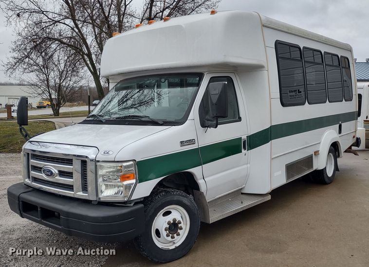 image for item DR8283 2011 Ford E450 Super Duty  shuttle bus