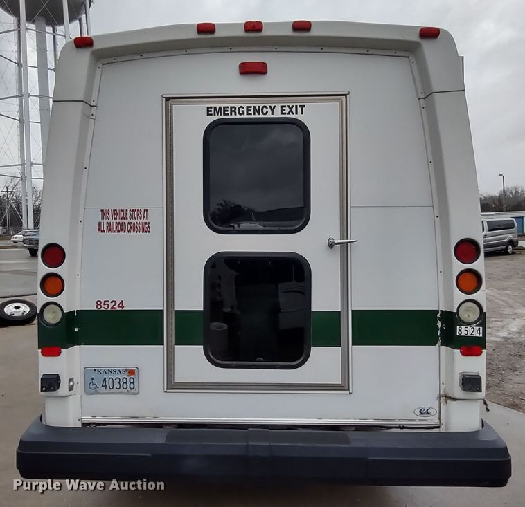 image for item DR8283 2011 Ford E450 Super Duty  shuttle bus