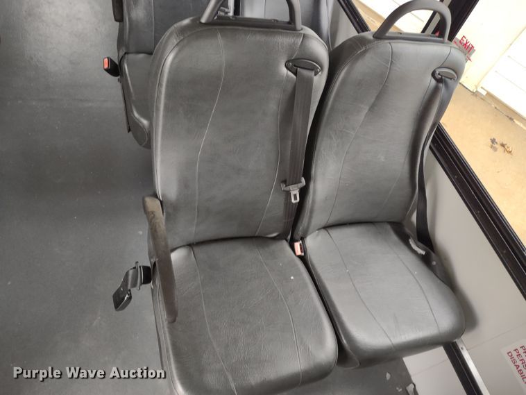 image for item DR8283 2011 Ford E450 Super Duty  shuttle bus