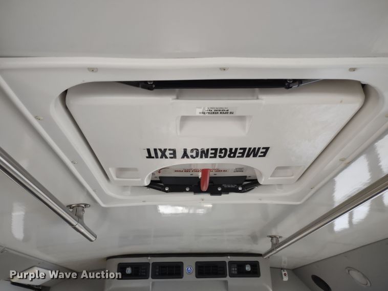 image for item DR8283 2011 Ford E450 Super Duty  shuttle bus