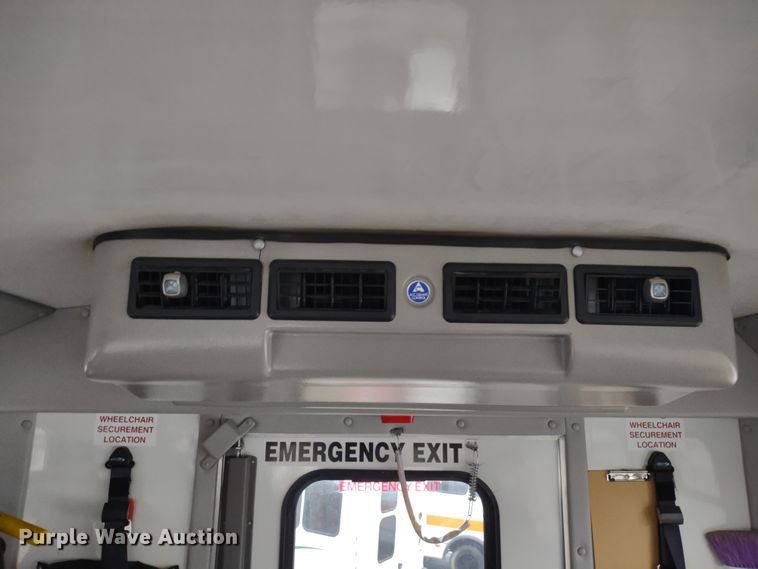 image for item DR8283 2011 Ford E450 Super Duty  shuttle bus