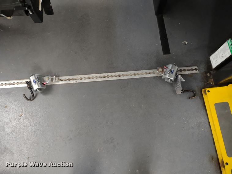 image for item DR8283 2011 Ford E450 Super Duty  shuttle bus