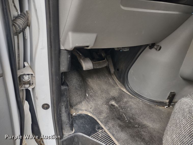 image for item DR8283 2011 Ford E450 Super Duty  shuttle bus