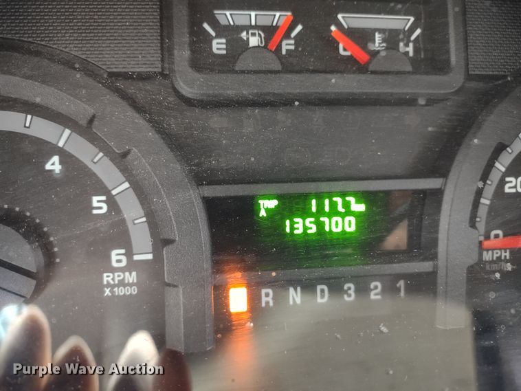 image for item DR8283 2011 Ford E450 Super Duty  shuttle bus