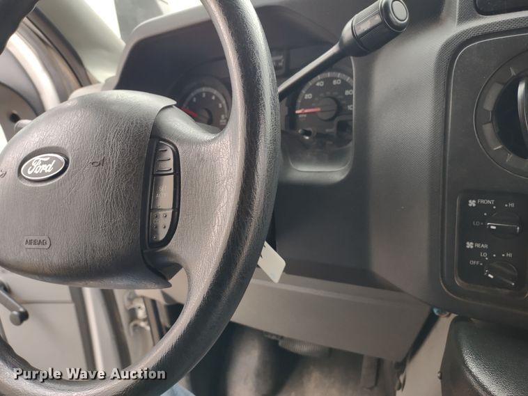 image for item DR8283 2011 Ford E450 Super Duty  shuttle bus