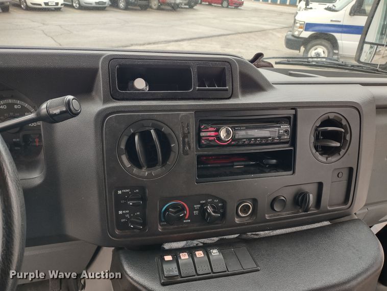 image for item DR8283 2011 Ford E450 Super Duty  shuttle bus