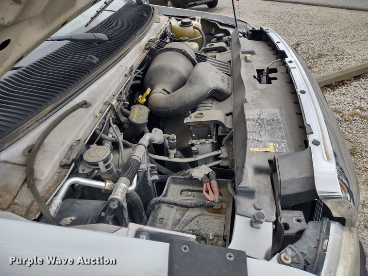 image for item DR8283 2011 Ford E450 Super Duty  shuttle bus