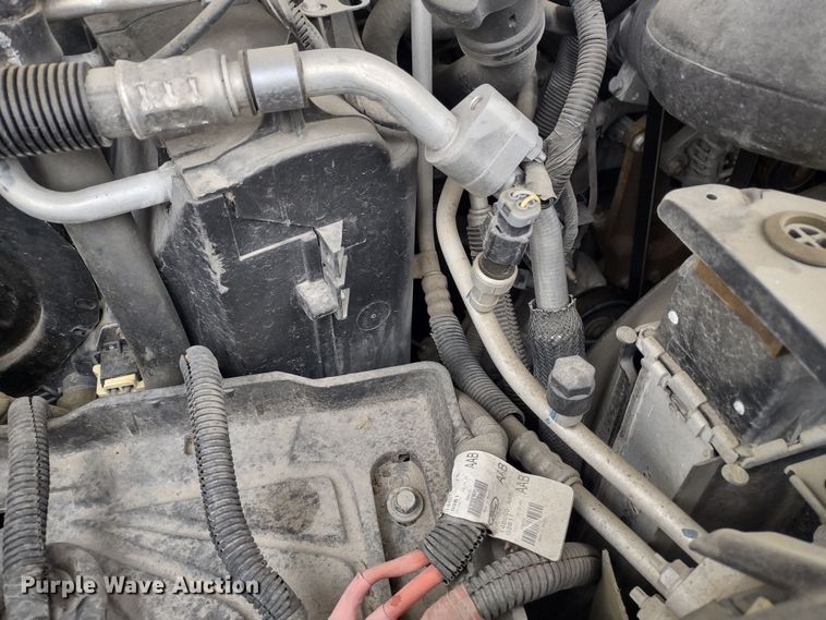 image for item DR8283 2011 Ford E450 Super Duty  shuttle bus