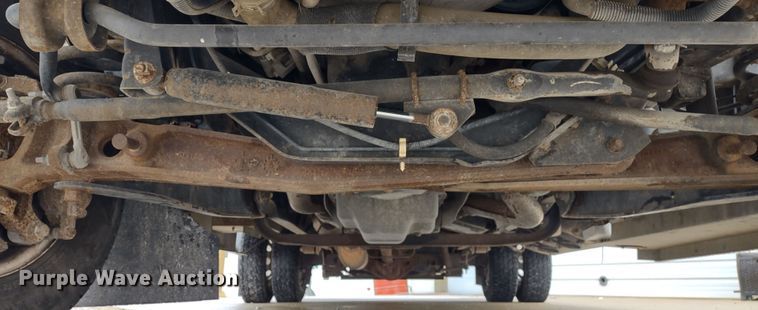 image for item DR8283 2011 Ford E450 Super Duty  shuttle bus