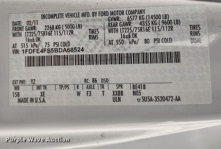 image for item DR8283 2011 Ford E450 Super Duty  shuttle bus