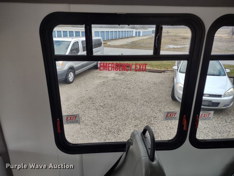 image for item DR8284 2015 Ford E450 Super Duty El Dorado  shuttle bus