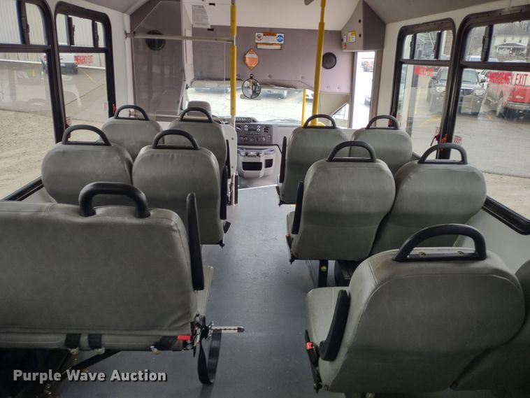 image for item DR8284 2015 Ford E450 Super Duty El Dorado  shuttle bus