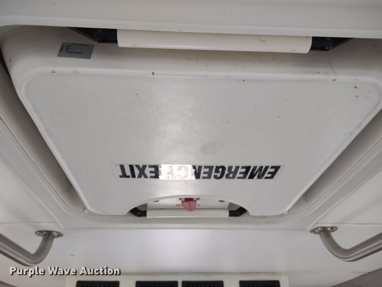 image for item DR8284 2015 Ford E450 Super Duty El Dorado  shuttle bus