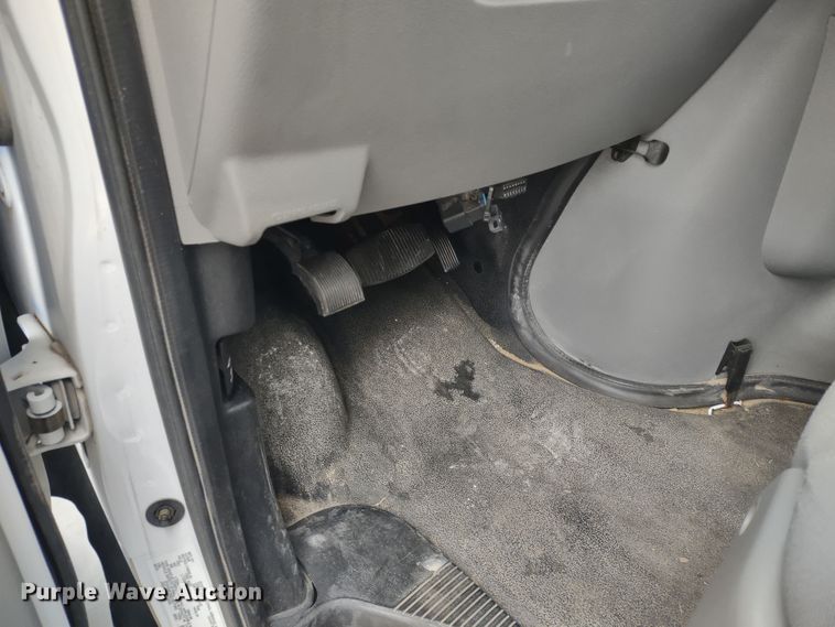 image for item DR8284 2015 Ford E450 Super Duty El Dorado  shuttle bus