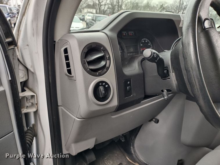 image for item DR8284 2015 Ford E450 Super Duty El Dorado  shuttle bus