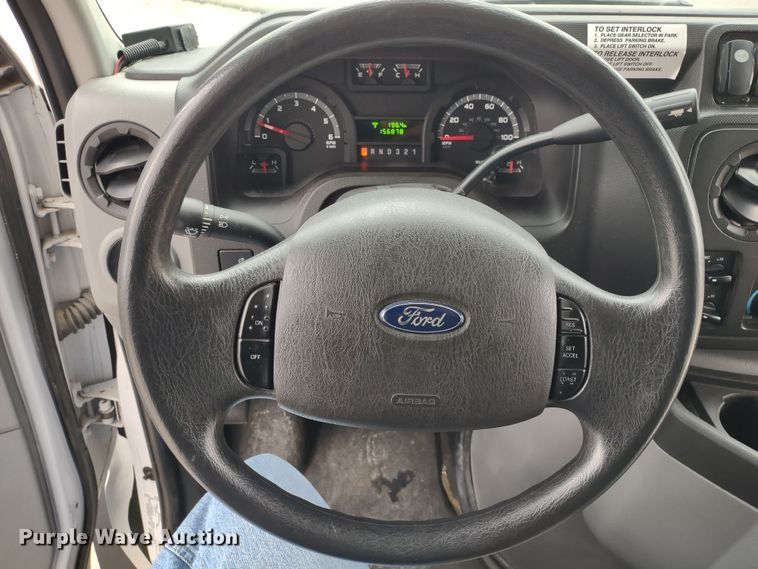 image for item DR8284 2015 Ford E450 Super Duty El Dorado  shuttle bus