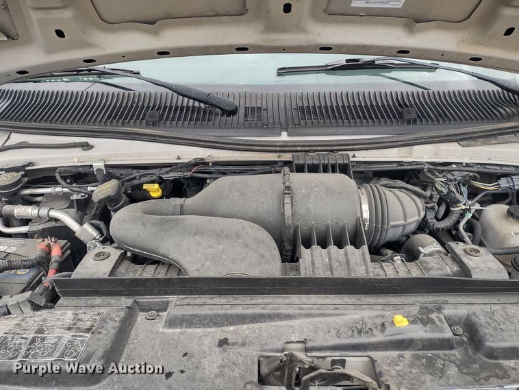 image for item DR8284 2015 Ford E450 Super Duty El Dorado  shuttle bus